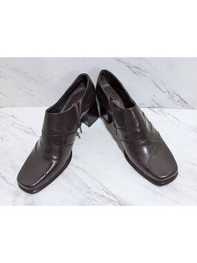 Gianni Bini Women's Brown Square Toe Zip Leather Heeled Bootie EUC Size 7
